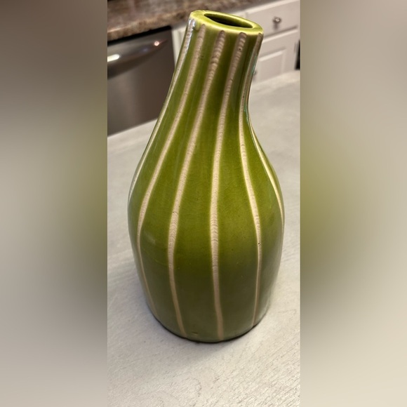 Unique Rare Vase Alvarado Green With White Strips Modern Glazed 10” Tall 6” Wide - Picture 10 of 12